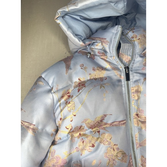 Akira Chicago Winter Blues Artistic Print Brocade Puffer Jacket | Tagged Sz: S - Picture 4 of 15